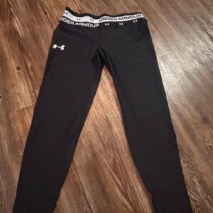 Youth Medium Under Armour leggings! Great condition!